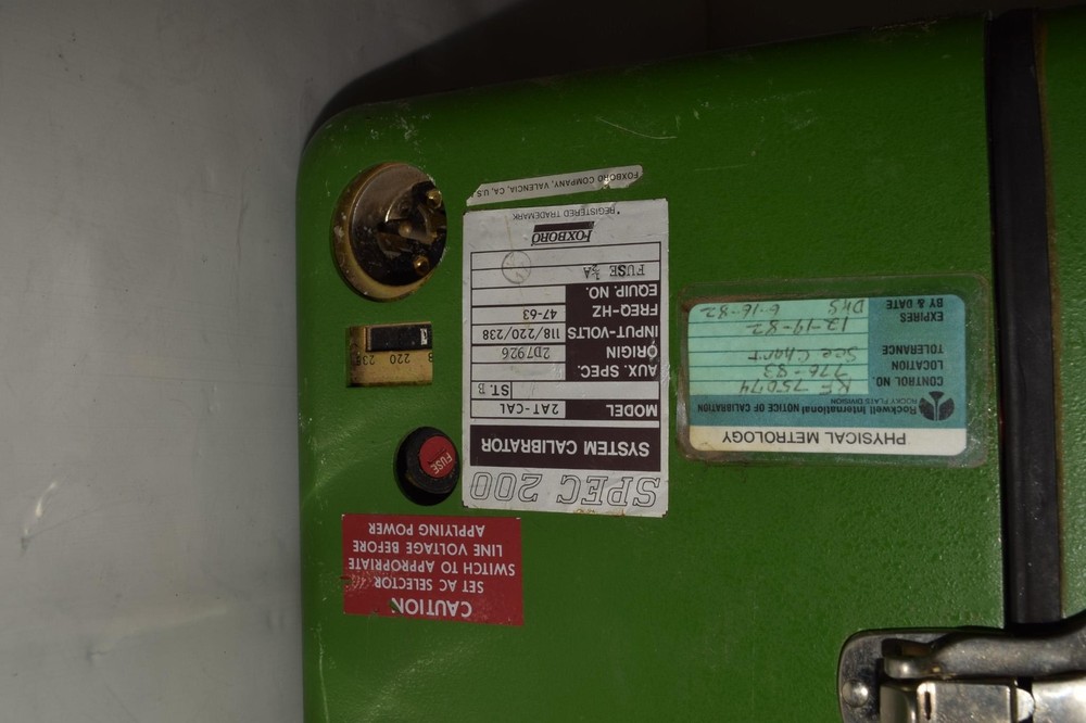 FOXBORO SYSTEM CALIBRATOR MODEL 2AT-CAL (DEC85)