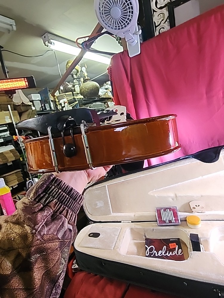 4/4 Full-Size Violin – + Case +extras