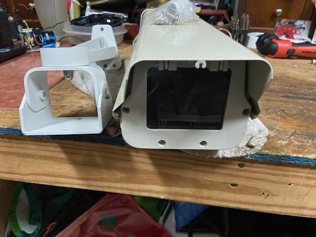Pelco Weatherproof Housing with wall mount bracket Samsung Camera