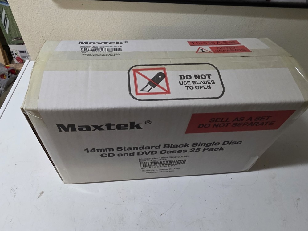 Maxtek Standard 14mm Black Single Disc DVD Cases with Outer Clear Sleeve 25 Pack