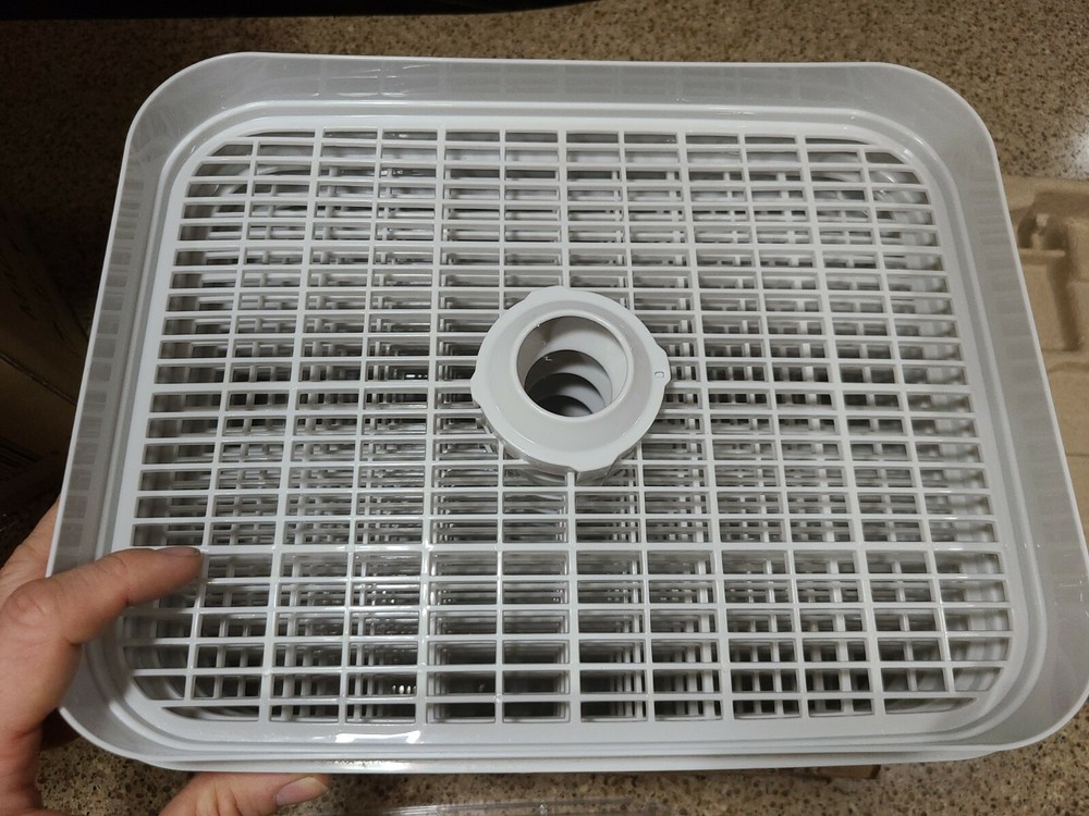 Hamilton Beach 32100A Food Dehydrator - Cracked lid