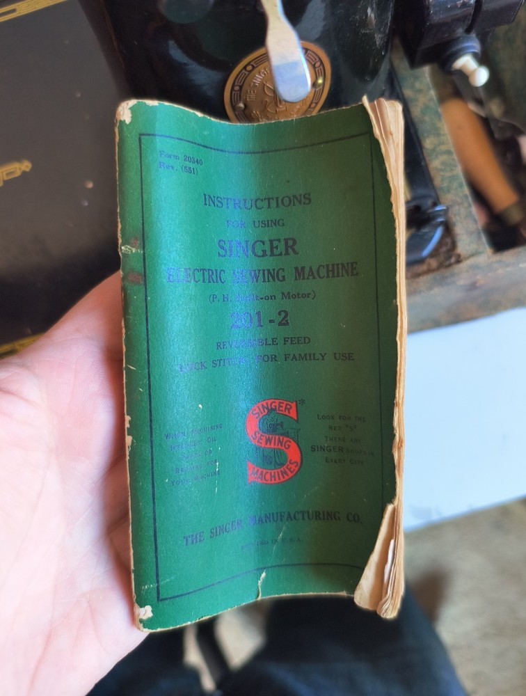 1948 Singer 201-2 Sewing Machine Tested Working read description