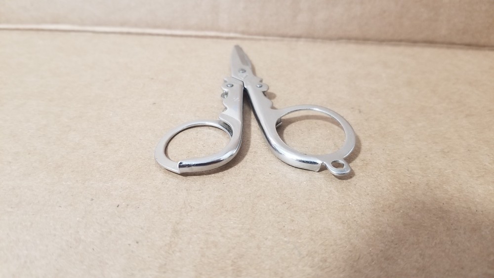 Vintage Collapsible Small Folding Scissors , VGC