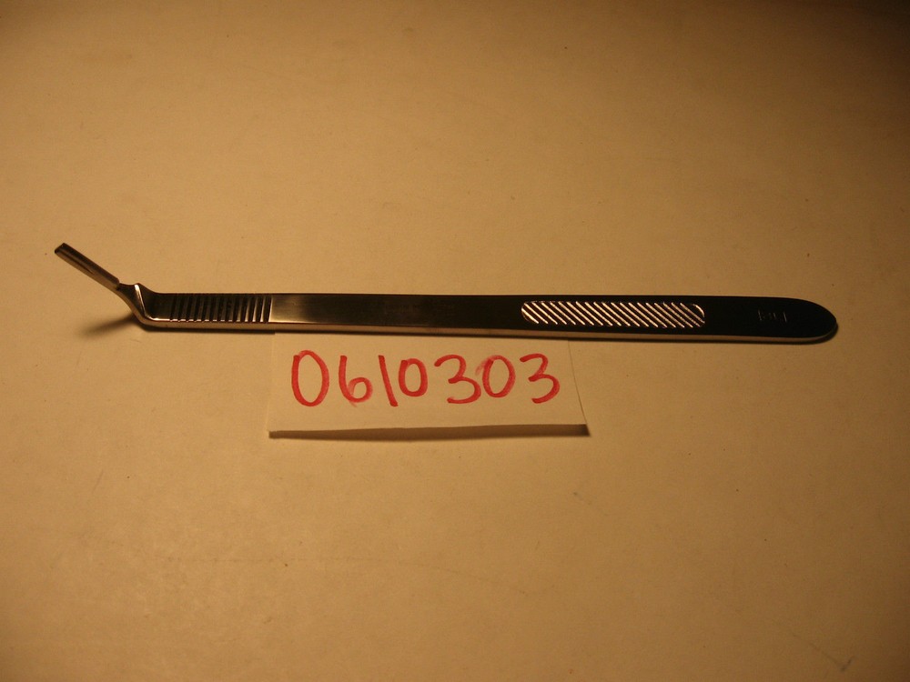 MDS0610302 2 PCS. SCALPEL HANDLE #3 LONG ANGLED