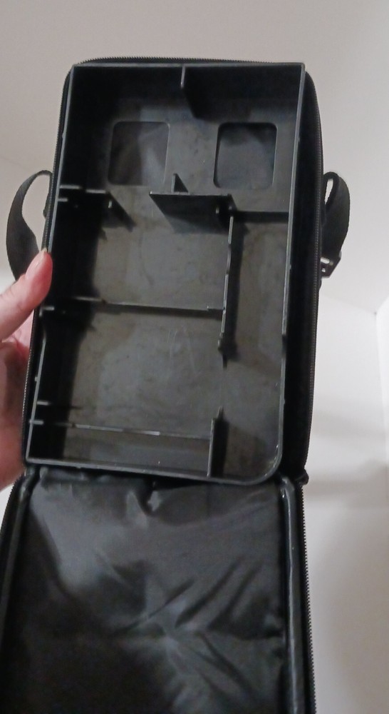 Nintendo Gameboy Carrying Case w Strap & Insert!!!! Nice!