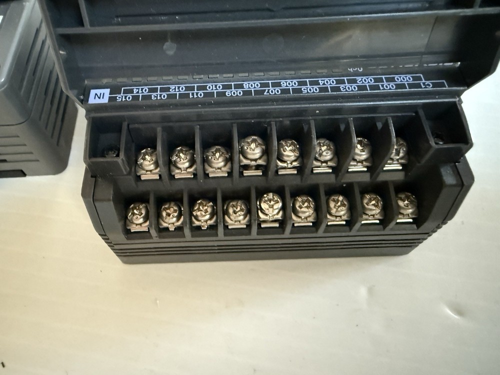 Keyence KV24DT PLC 24-Point Programmable Controller Module w/ 24V Power Supply