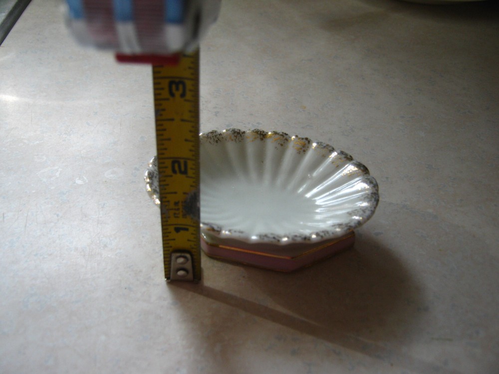 1 Bond Ware L&M Small Dish Shell Shape NO CHIPS Pre-Owned