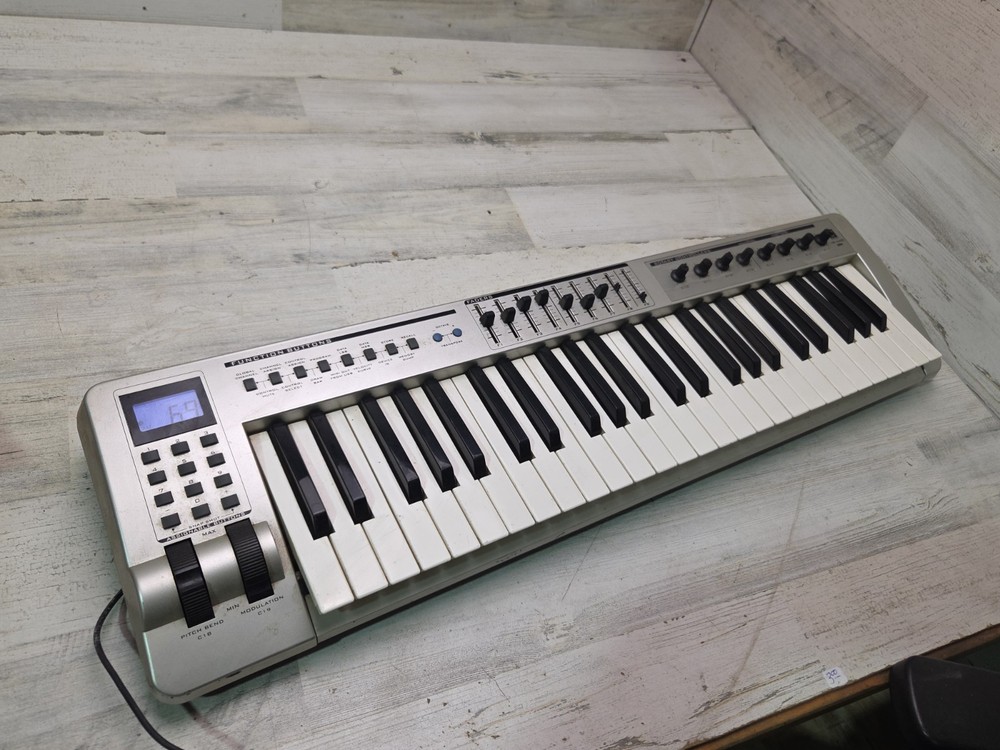 M-AUDIO EVOLUTION MK-449C MIDI Controller -- No Adapter Not Fully Tested