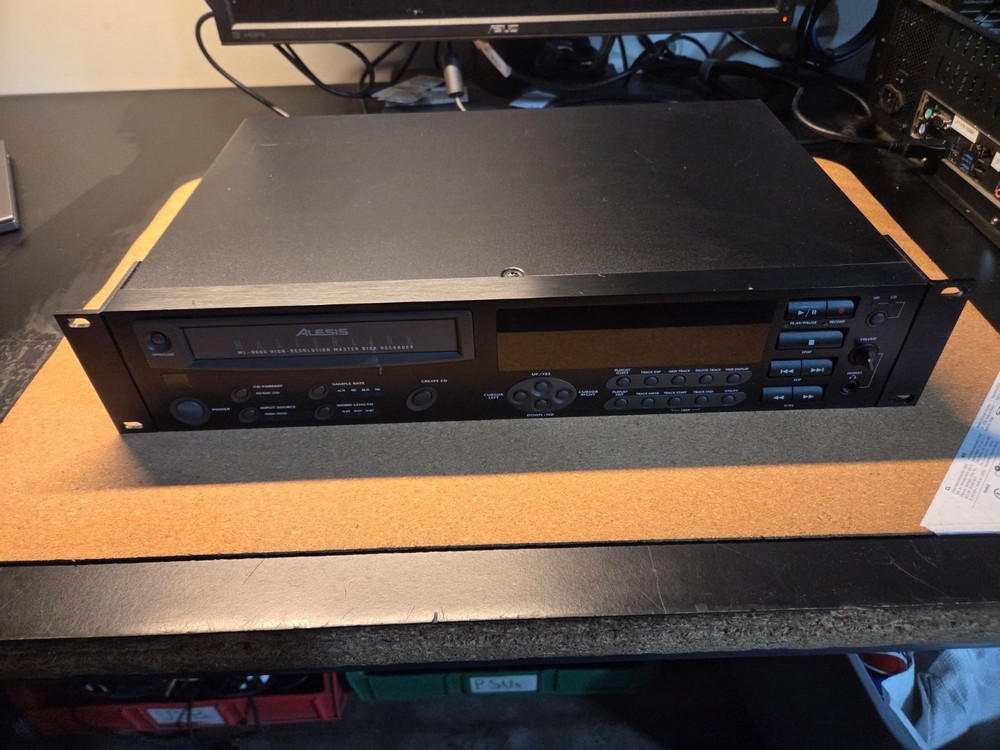 USED - Alesis Masterlink ML-9600 High Resolution Master Disc CD Recorder - READ