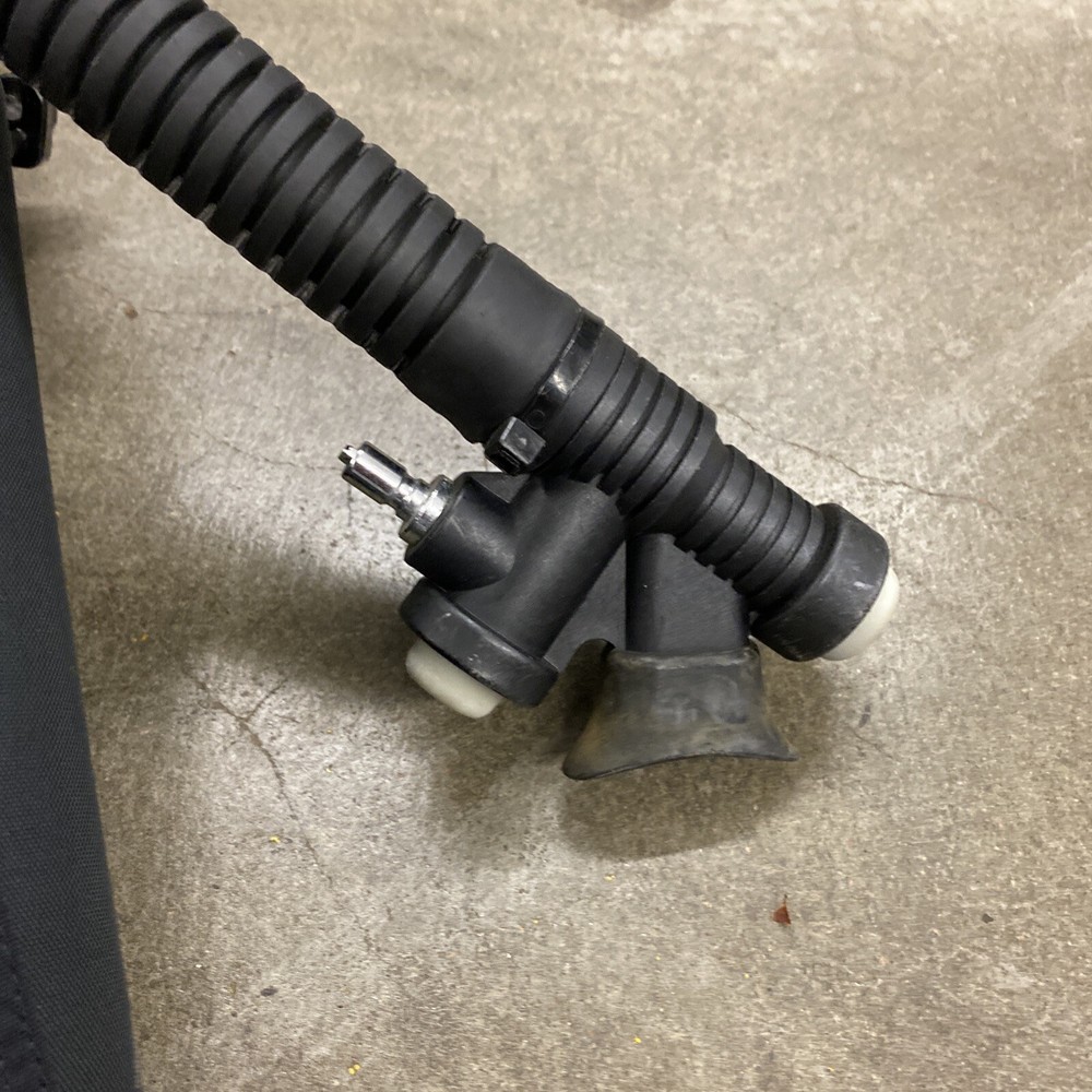 Cavalero Aqua Lung Divers Vest Size Medium (Pair)