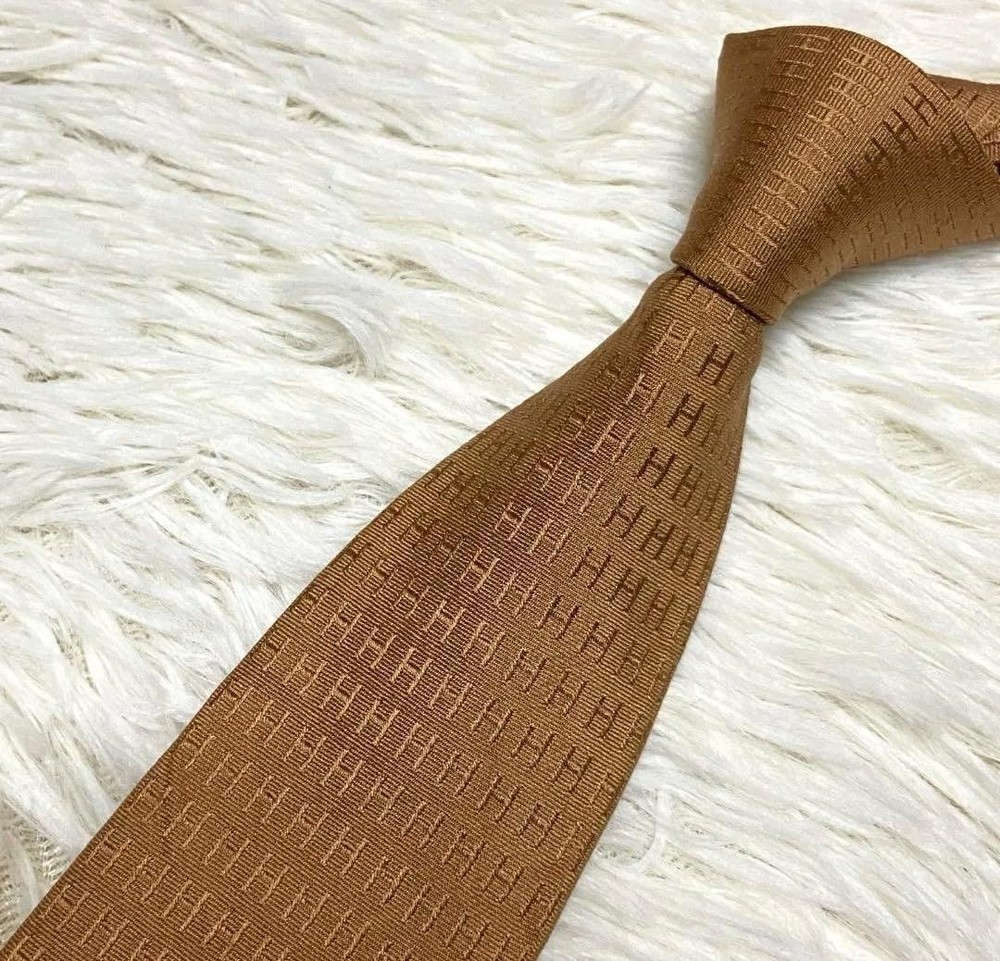 Fasone gold beige H pattern tie glossy