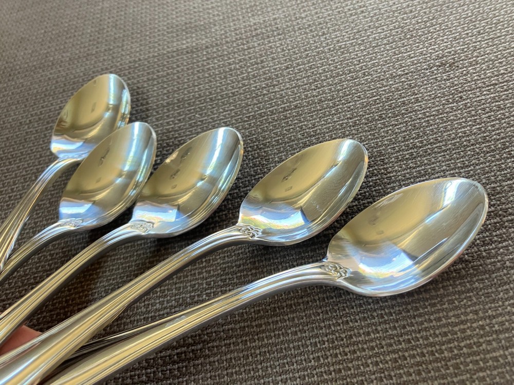 Oneida ROYAL SHELL Stainless Flatware--5 Teaspoons - VGUC