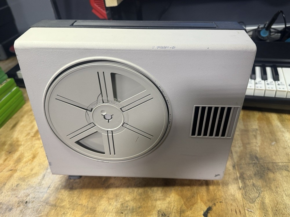 Bell And Howell 1638c Projector