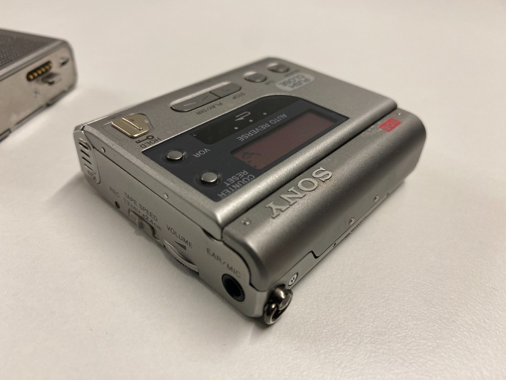 Sony M-950 Micro Cassette Recorder with Detachable Speaker Module