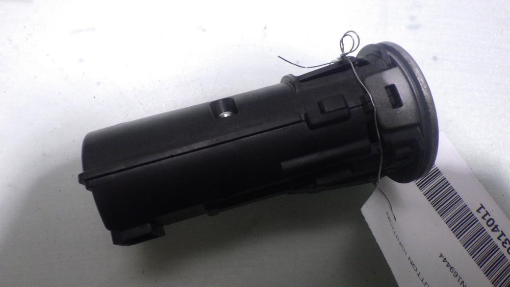 16 CHRYSLER 200 Push button ignition 68185801AB