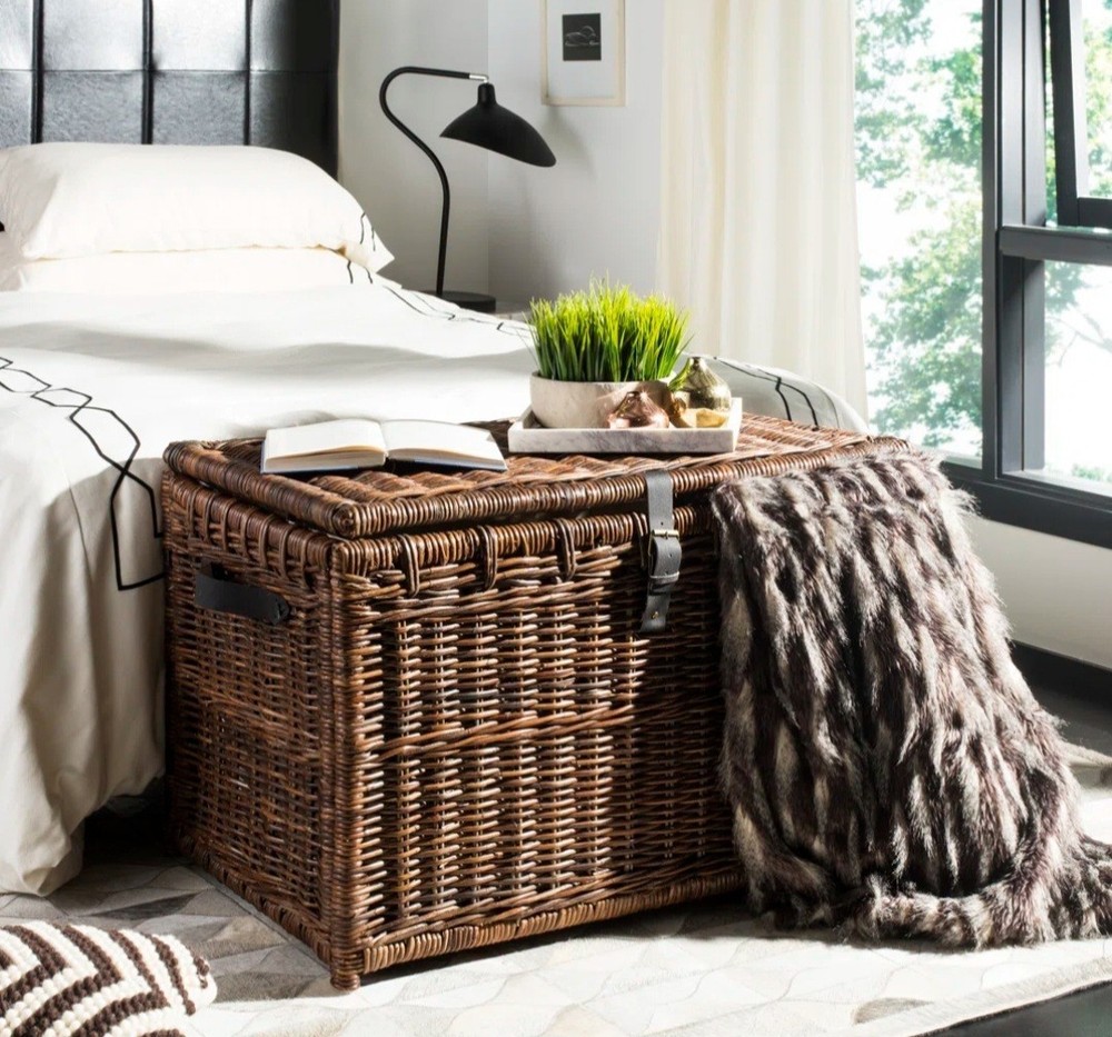 Wicker weave storage trunk