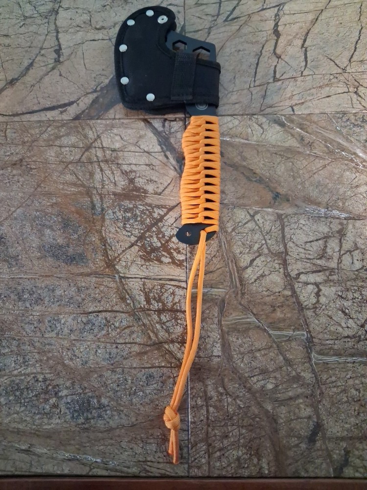 Ultimate Survival Technologies ParaHatchet FS, Orange