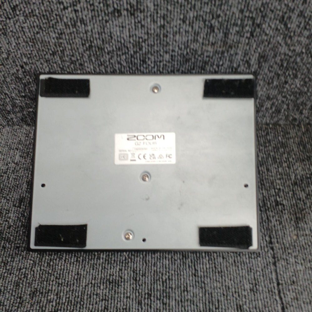 ZOOM G2 FOUR MULTI-EFFECTOR 308576