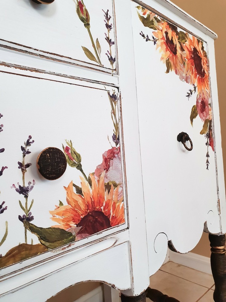 Chalkpainted Vintage Buffet Sideboard (Local Pick-up Only)