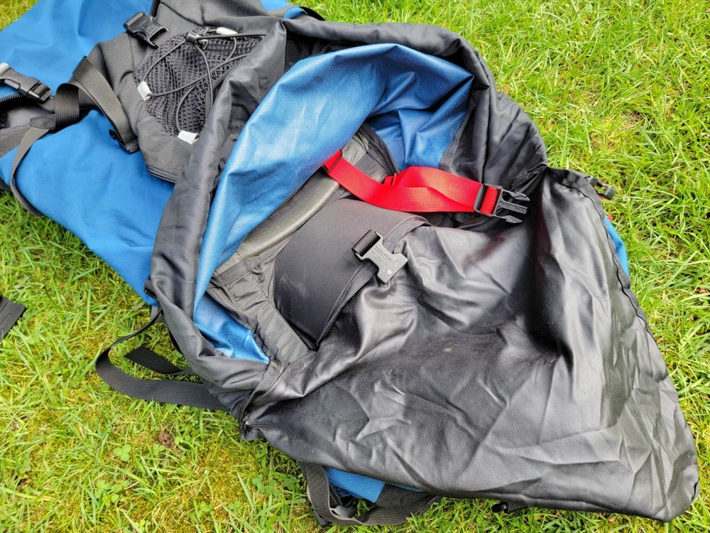 OSPREY 1990's Highlander Vector Two W/ 3L Bladder Internal Frame Hiking Backpack
