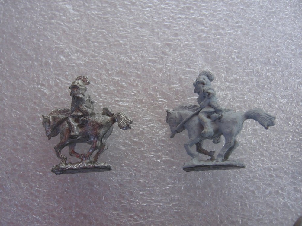 VINTAGE 15mm ANCIENT OR MEDIEVAL WARRIORS