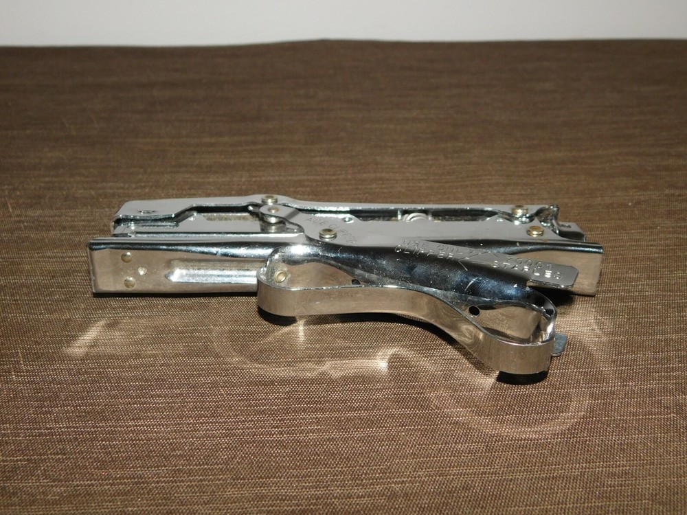 VINTAGE ACE CLIPPER STAPLER MINOR USAGE