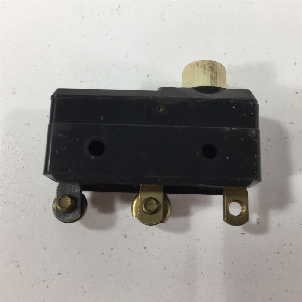 (1) Honeywell 10BS212 Microswitch