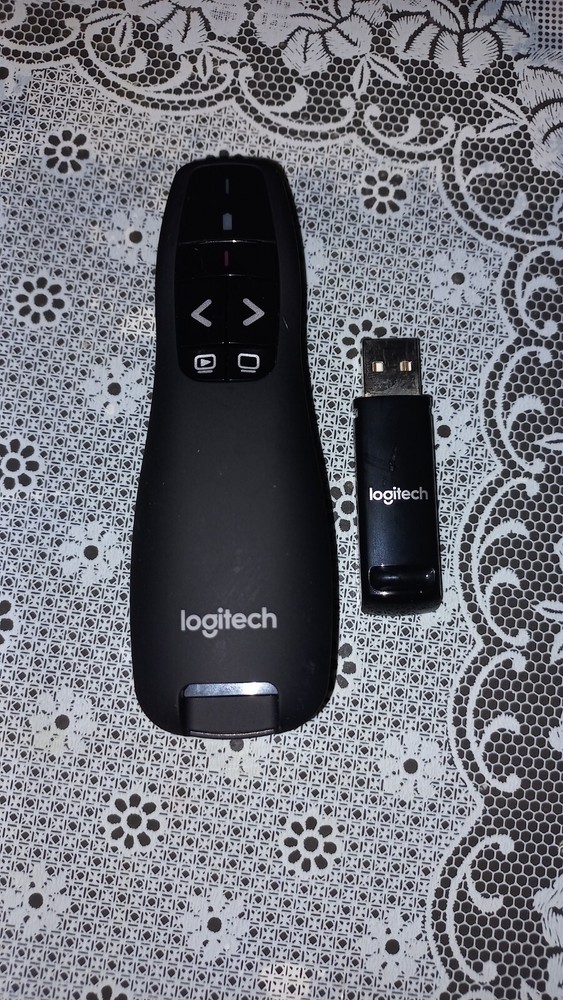 Logitech R400 Laser Presentation Remote - Black