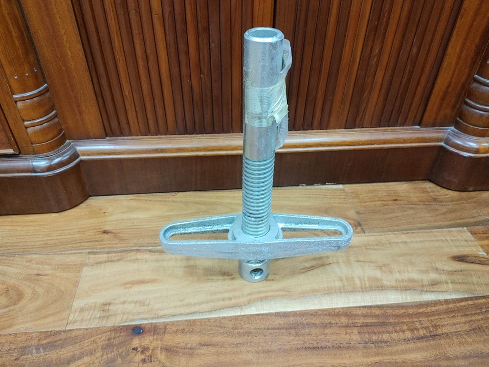 Adjustable Level Jack