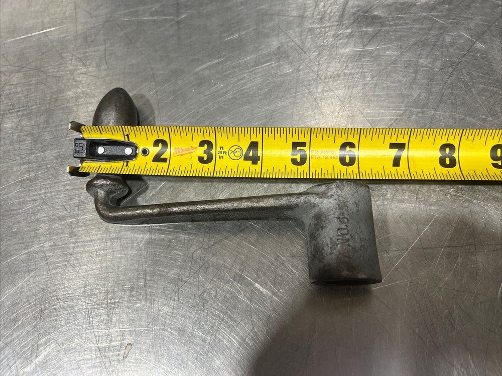 Vintage Williams No 6 cast iron milling machine handle