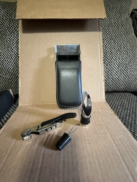 Traveling Wine Kit - By Leeds - New