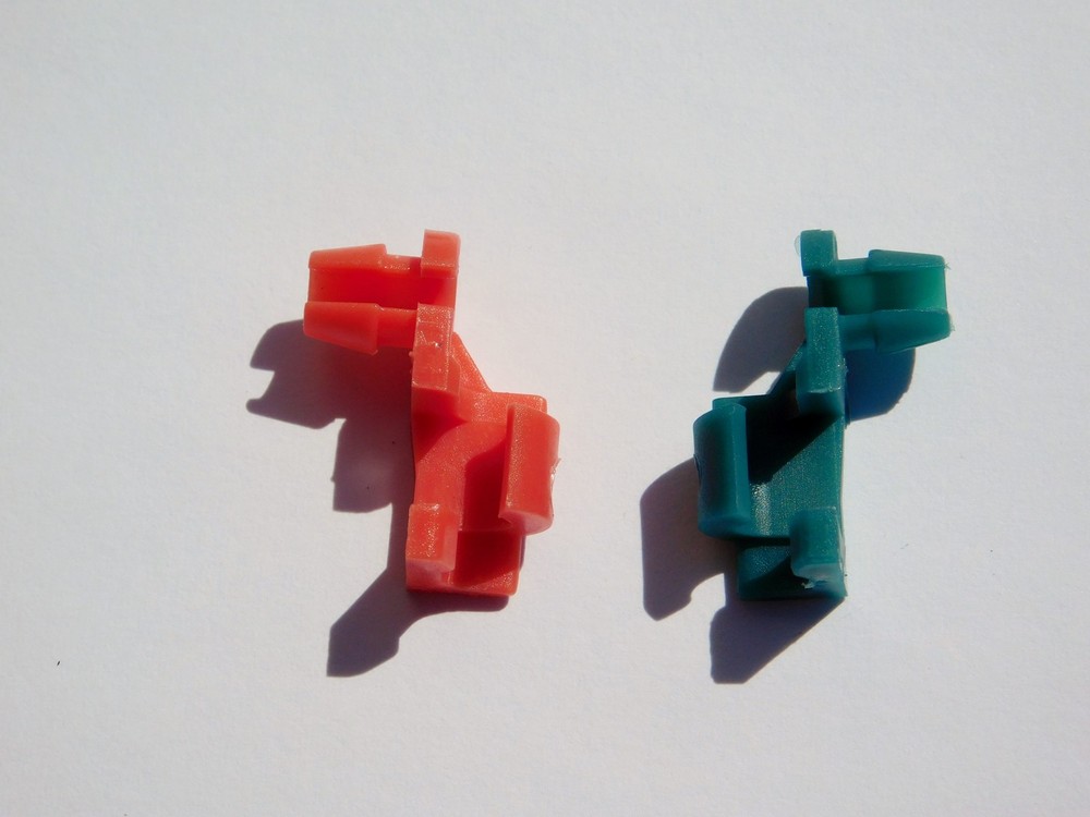 GMC & CHEVY TAILGATE LATCH HANDLE ROD RETAINER CLIPS 1999-2009