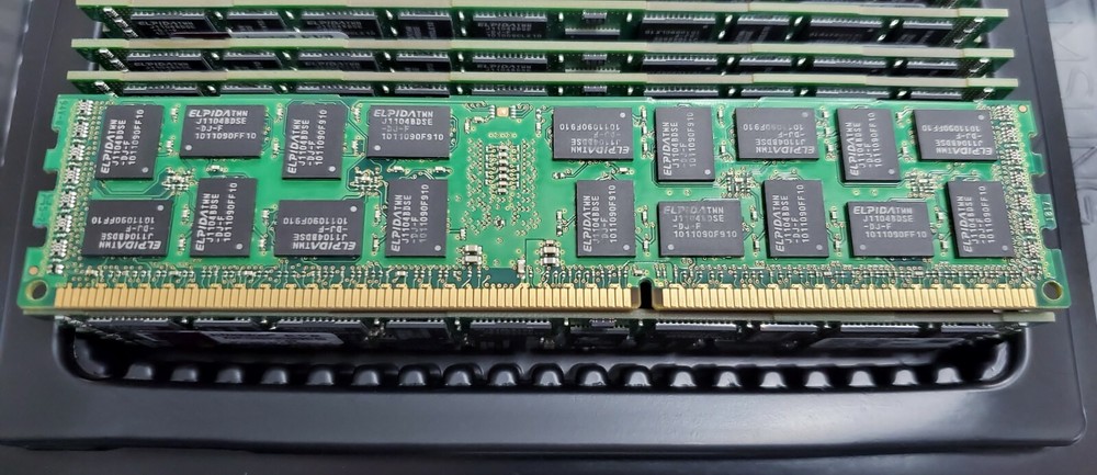 KINGSTON KVR1333D3D4R9S/4G 4GB DDR3 ECC Server Memory