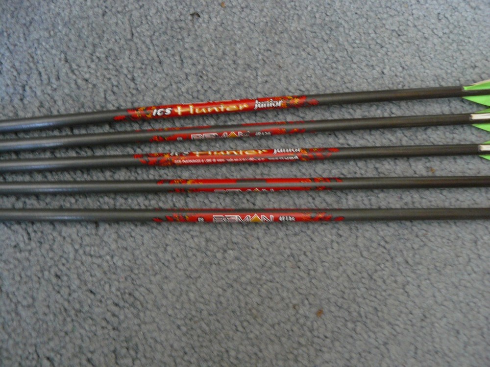 5 Beman ICS Hunter Junior Carbon Arrows - used