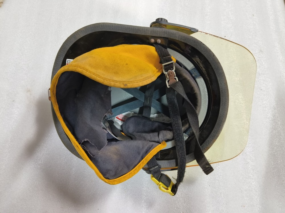 Cairns HELMETS MSA FIRE SERVICE MODEL C-MOD 182471087