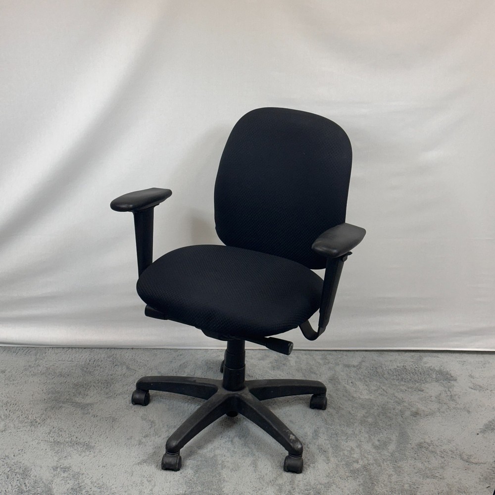 Exemplis Task Chair