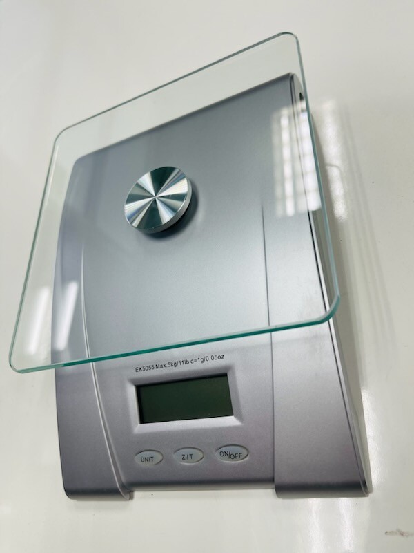 Mainstays modern Glass Digital MAX 11 LBS scale with Touch control buttons