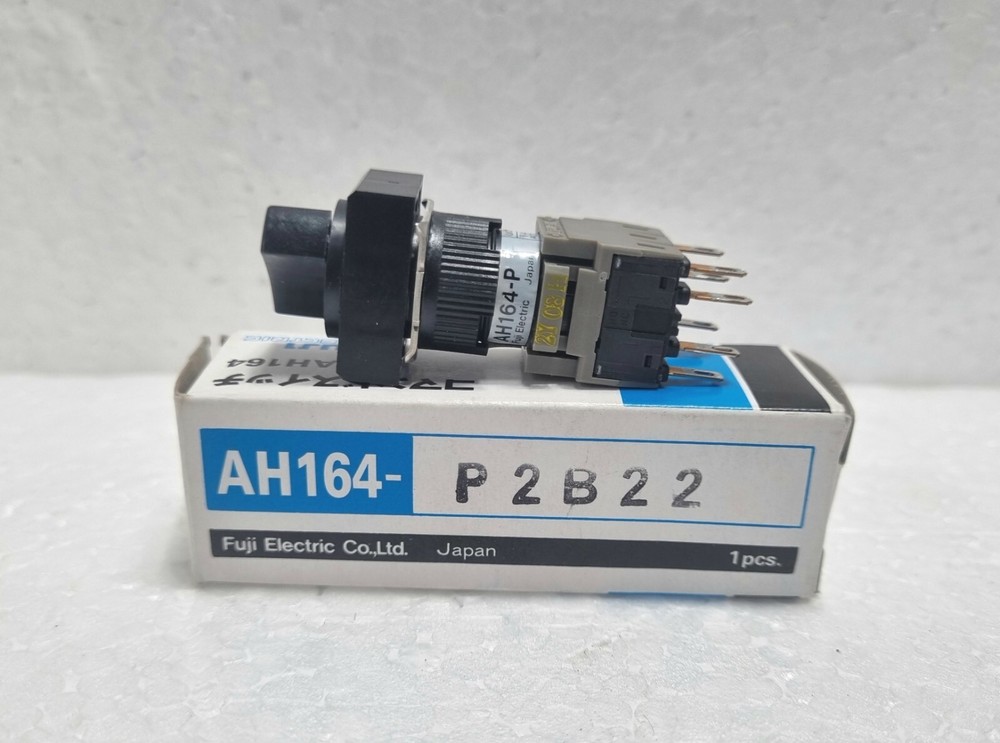 Fuji Electric AH165-P2B22 Selector Switch