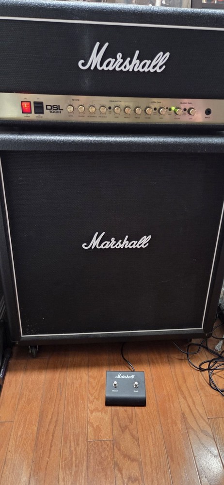 Marshall DSL100H with half marshall stack cab and footswitch