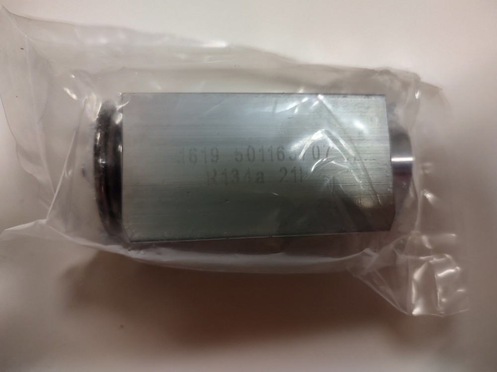 Freightliner RF99962856 Expansion Valve