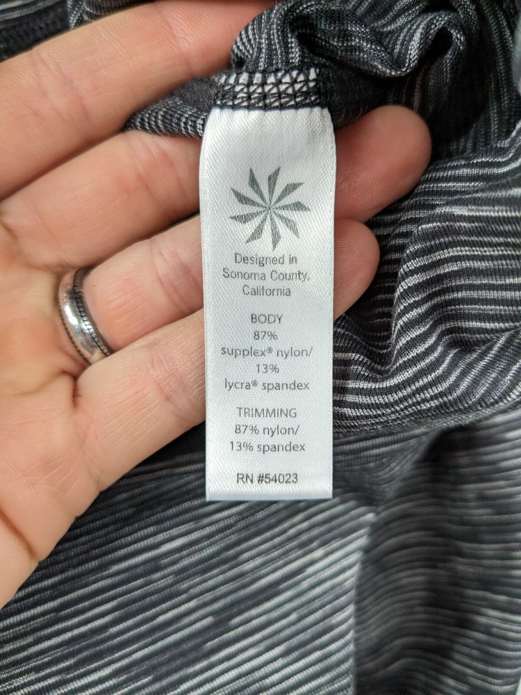 Athleta Women's Mind Over Mat Capri Leggings Mesh Side Panel Medium 227787