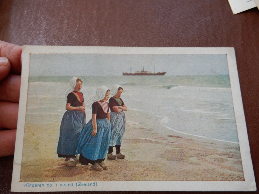 DUTCH KIDS ON BEACH PORTRAIT POSTCARD