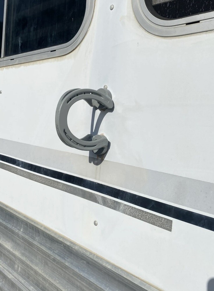 Trailer Tie
