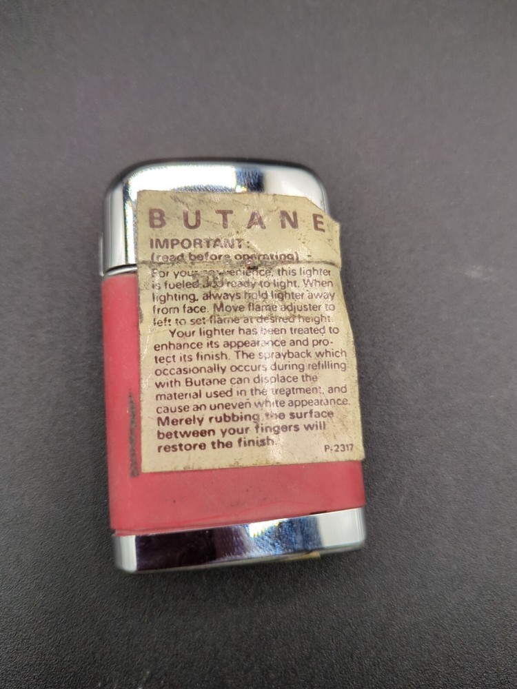 Vintage Ronson Red Varaflame Windproof Pocket Lighter Red/Chrome