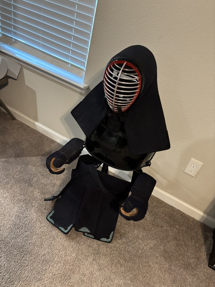 Full Set Kendo Armor with Stand - Size Large