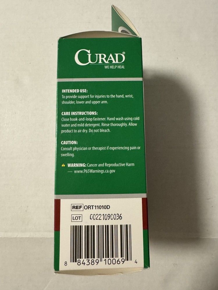 CURAD ARM SLING UNIVERSAL. NEW.