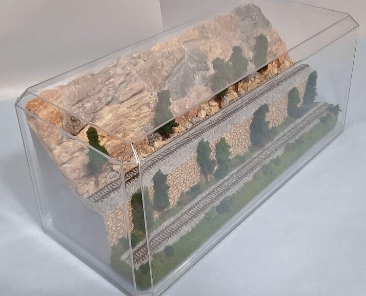 Z SCALE 13" 2-LEVEL ROCK CLIFF -DISPLAY CASE -FOR ANY Z TRAIN