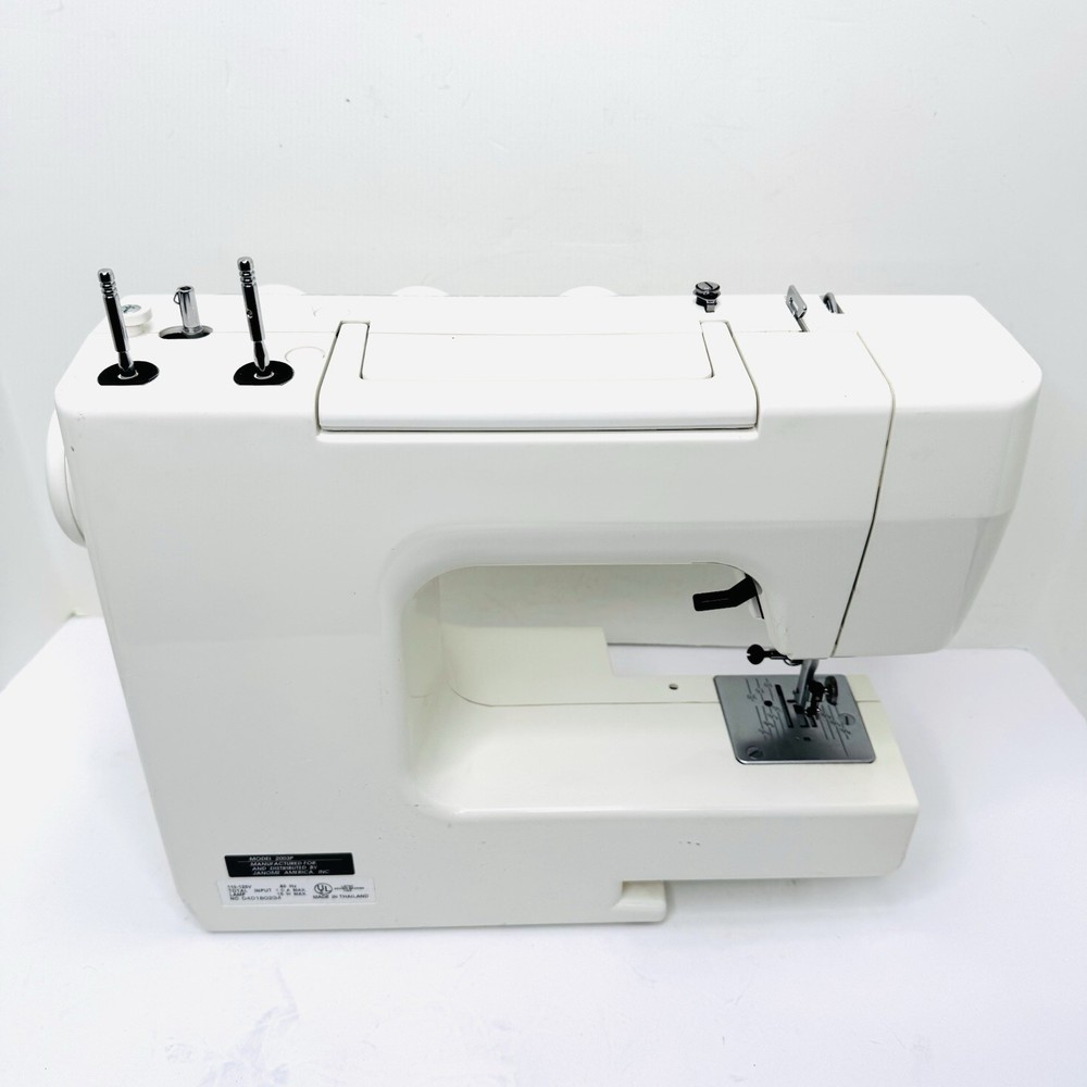 JANOME Sewing Machine 2003P With Pedal - Used