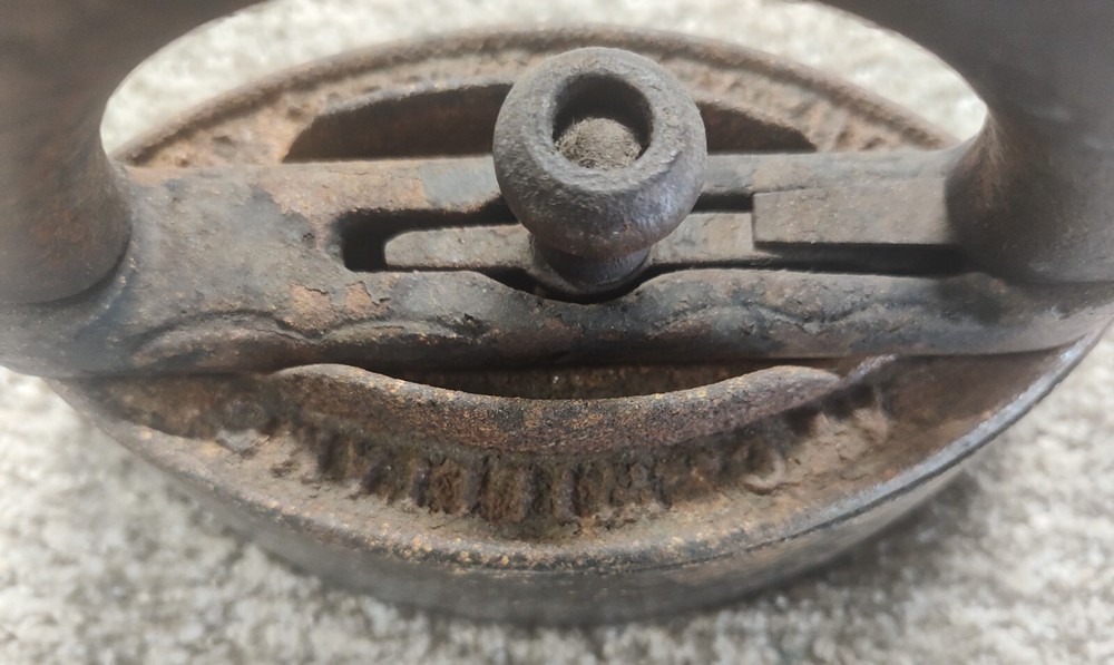 VINTAGE A.C. WILLIAMS IRON -NICE PIECE