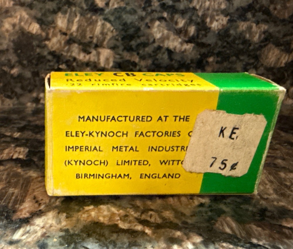 Vintage ELEY CB CAPS 22 Smokless Non Corrosive Solid Ammo Box Empty Good